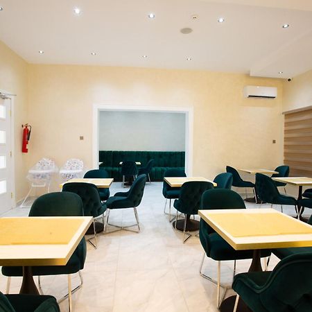 De Manchy Hotels & Suites Ibadan Buitenkant foto